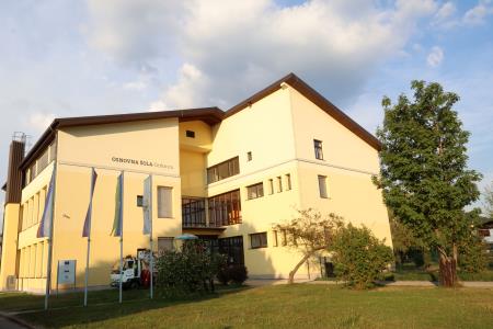 NAPIS OSNOVNA ŠOLA CERKNICA 04 FOTO LJUBO VUKELIČ